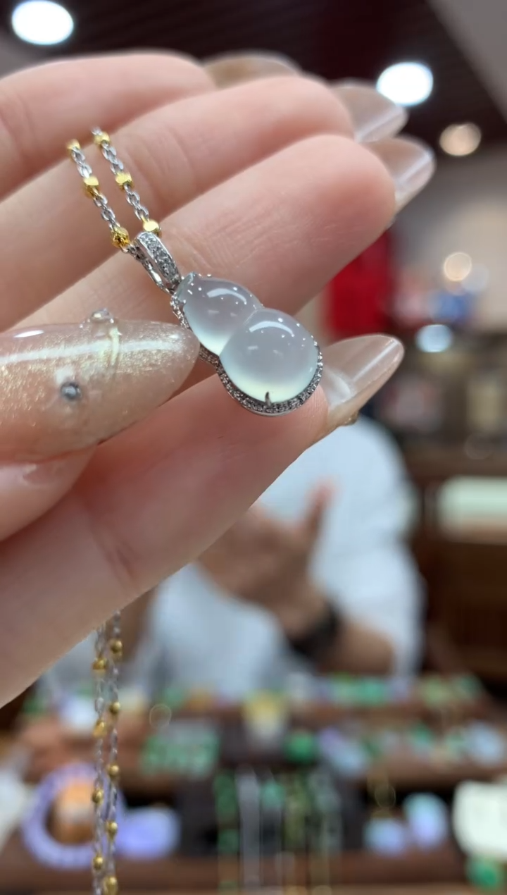 【闪购商品】翡翠吊坠(不含链)18K金镶嵌葫芦