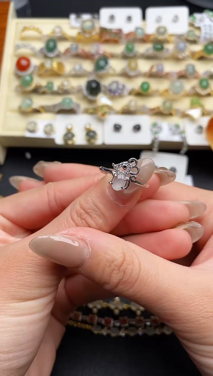 【闪购商品】翡翠戒指银S925镶嵌88888888+5