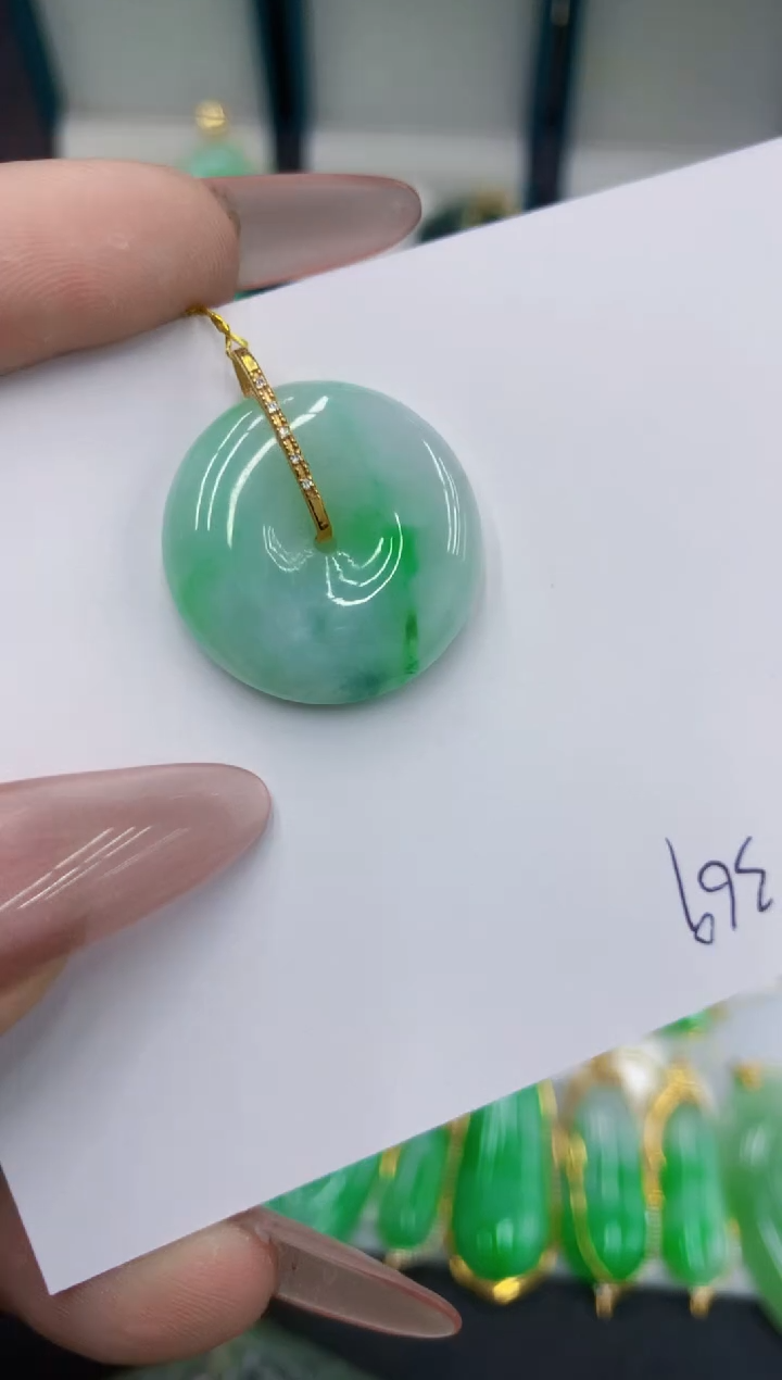 颈饰18K金镶嵌翡翠11111