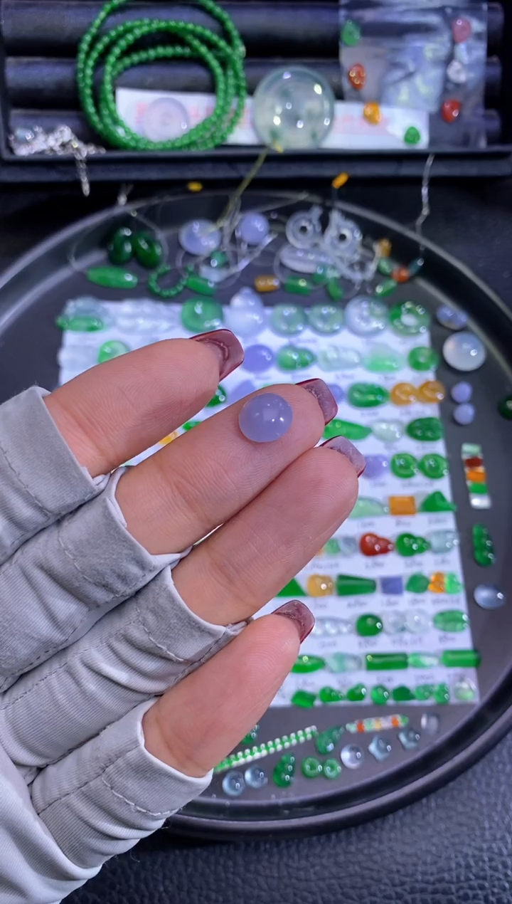未镶嵌挂件翡翠蛋面