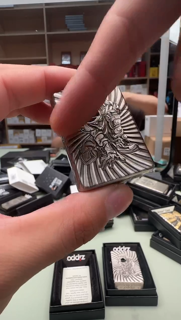 Zippo打火机古银盔甲宇航员