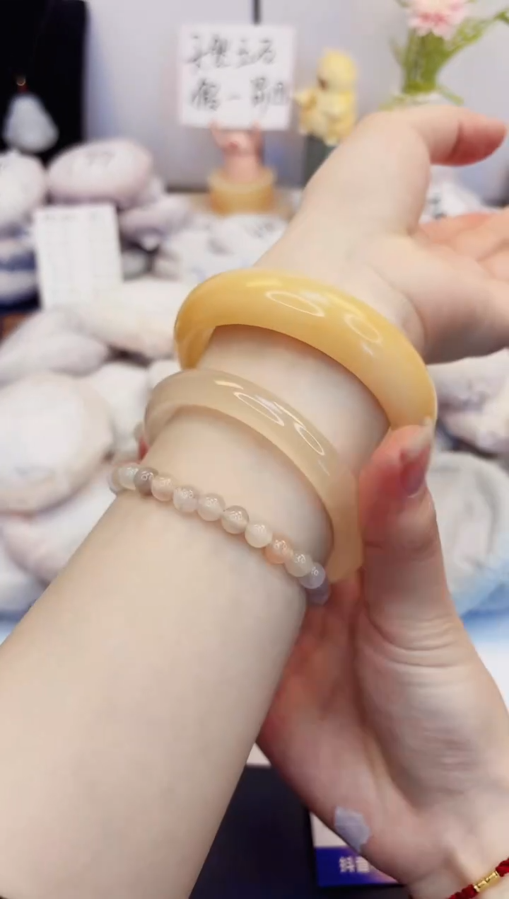 【闪购商品】石英质玉手镯未镶嵌10-财气镯-圈口63