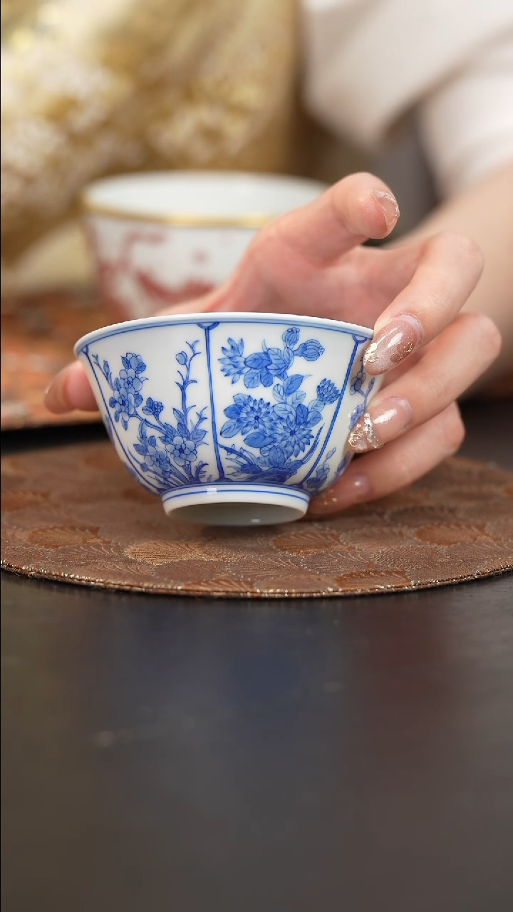 【闪购商品】杯看山柴窑青花开窗花卉