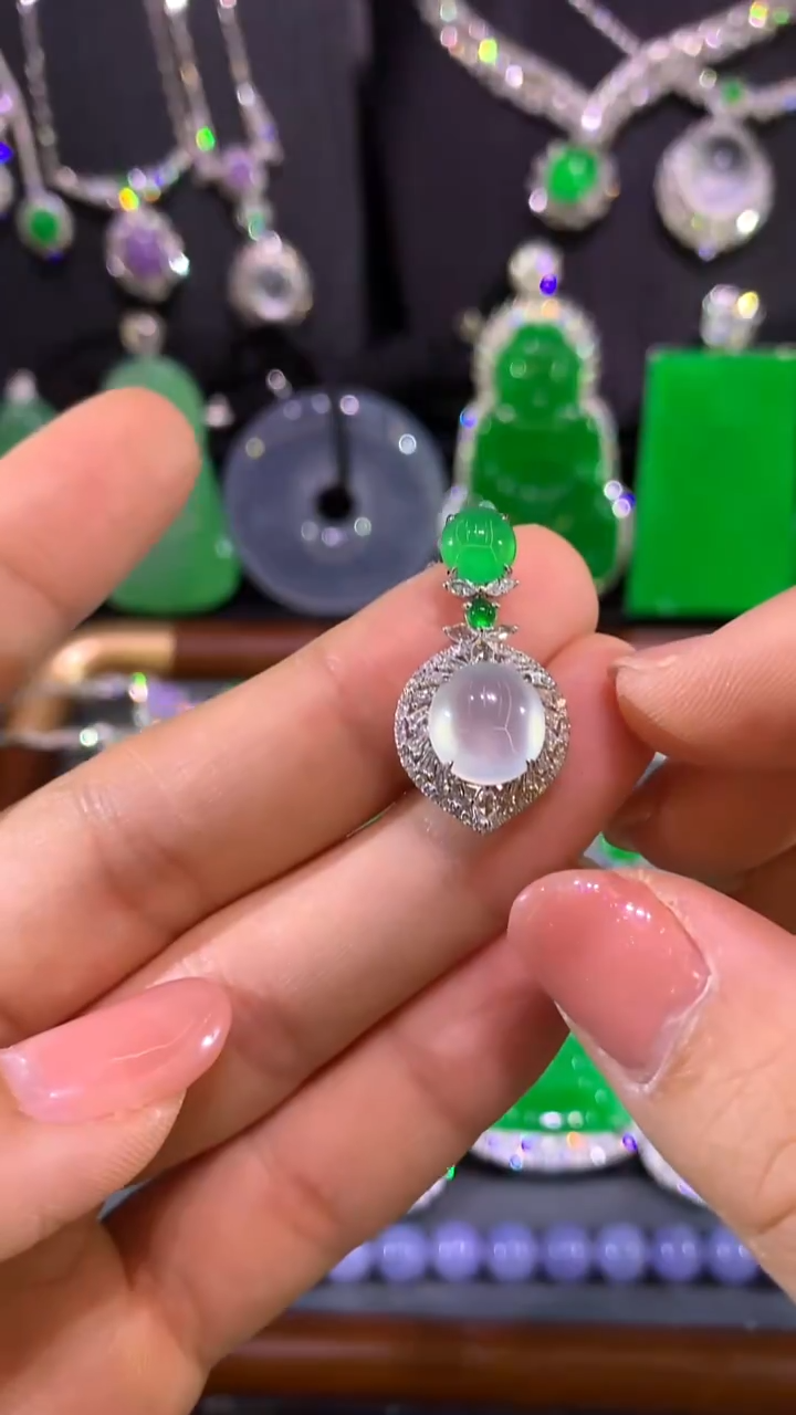 吊坠(不含链)18K金镶嵌翡翠吊坠