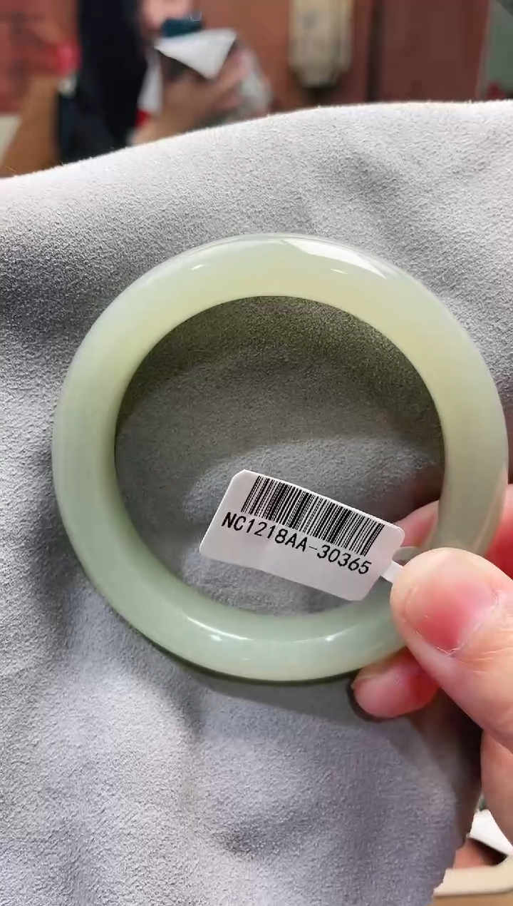 【闪购商品】和田玉手镯未镶嵌54+