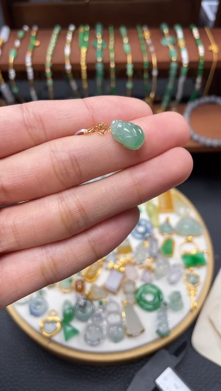 【闪购商品】翡翠吊坠(不含链)18K金镶嵌一个 JK125
