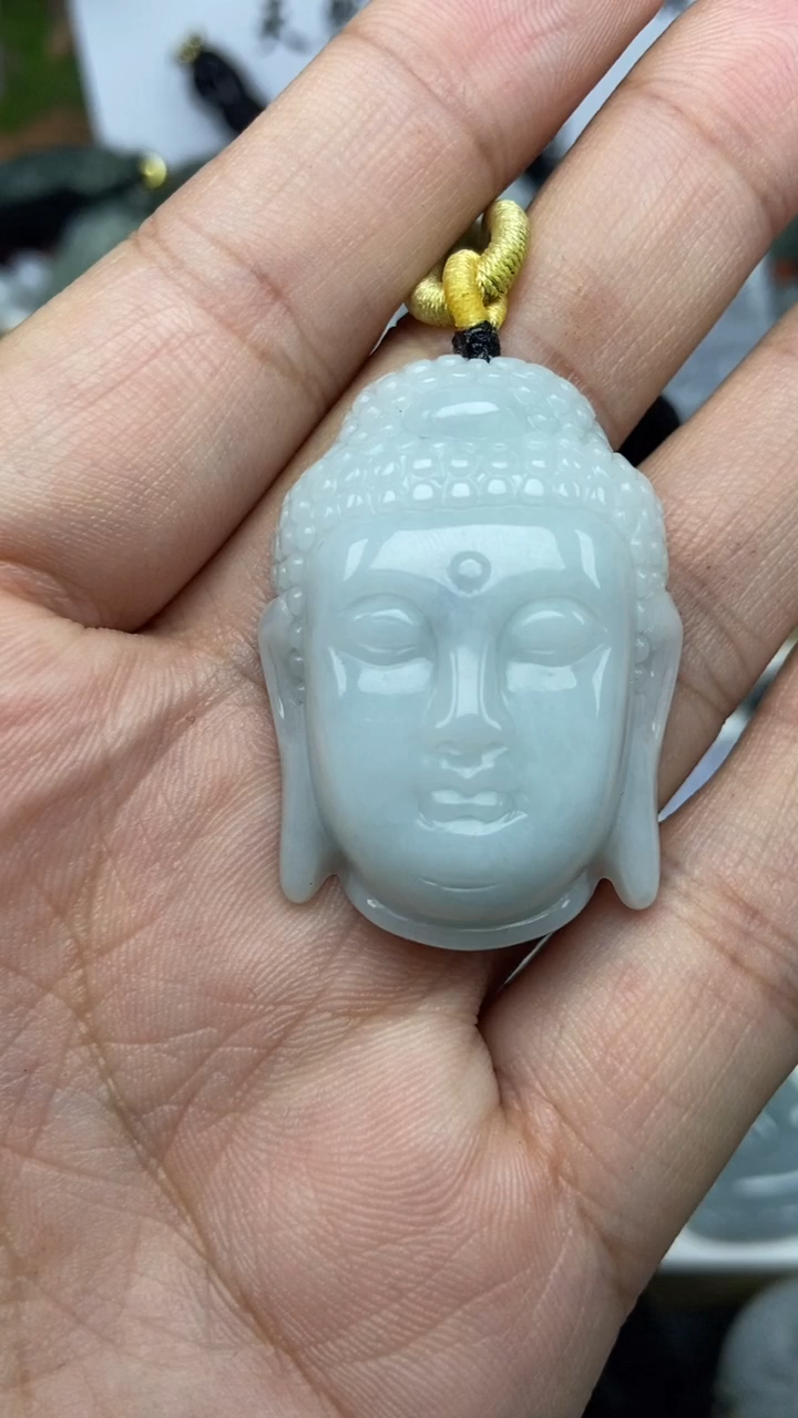 翡翠未镶嵌颈饰佛头