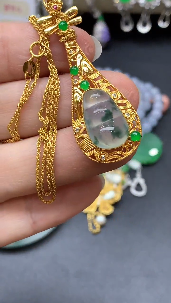 颈饰18K金镶嵌翡翠538-中国好珍宝