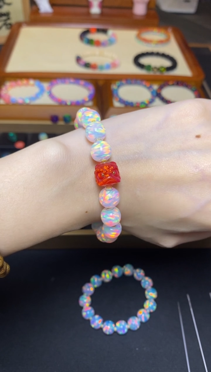 【闪购商品】树脂制品人工欧泊9*10mm单圈手串16