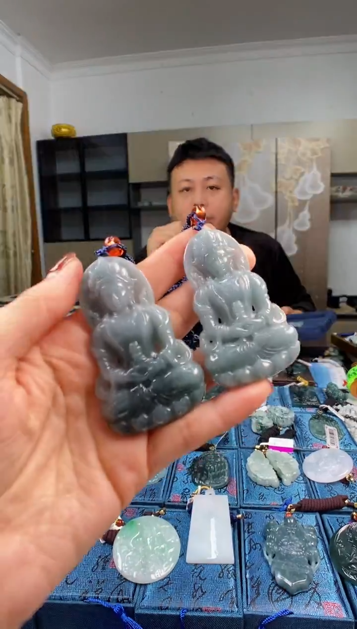 颈饰未镶嵌翡翠多样性发其一