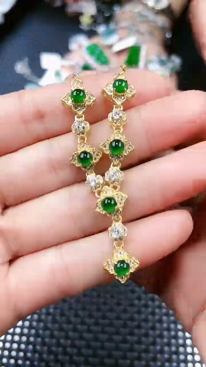 【闪购商品】翡翠颈饰未镶嵌11111111
