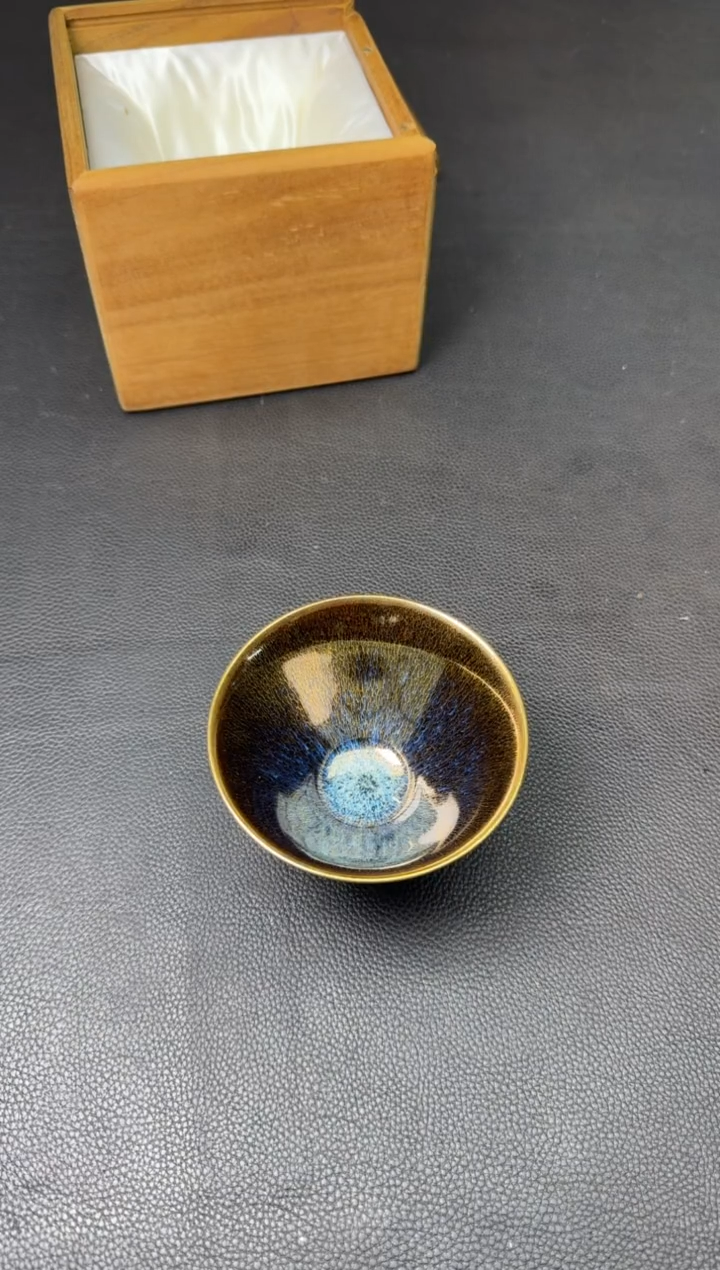 【闪购商品】茶盏范泽锋砾石龙金127