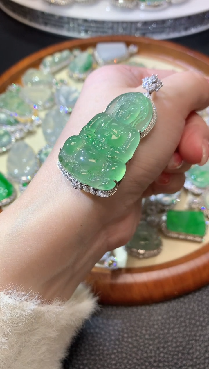 【闪购商品】翡翠吊坠(不含链)18K金镶嵌D50