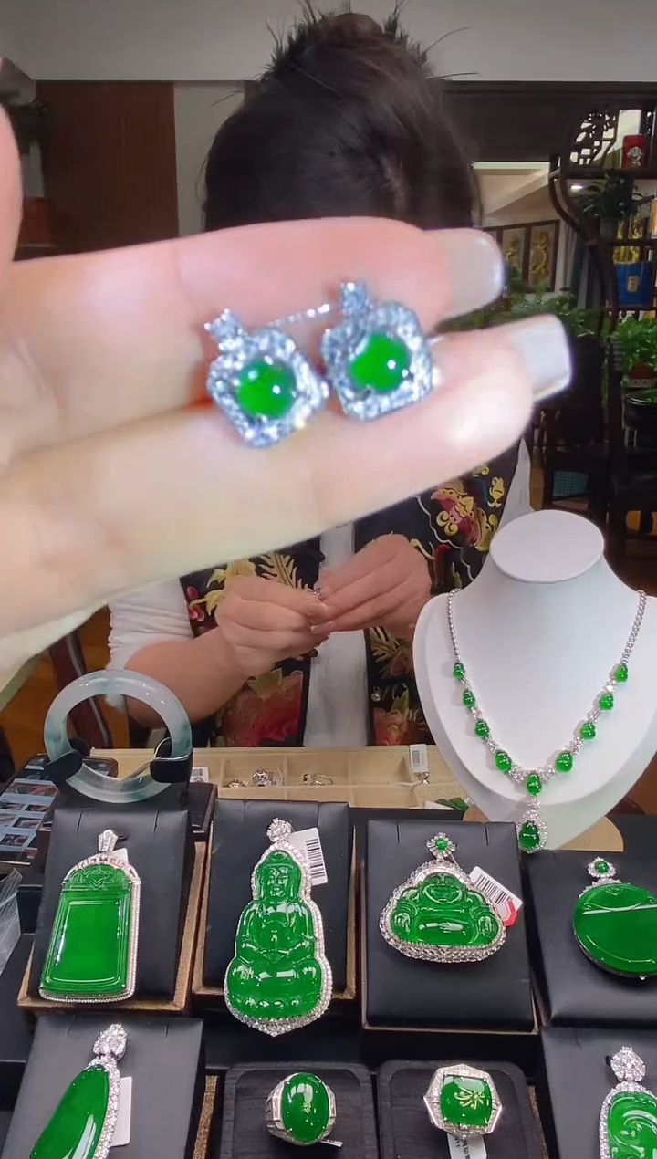 【闪购商品】翡翠吊坠(不含链)未镶嵌翡翠吊坠