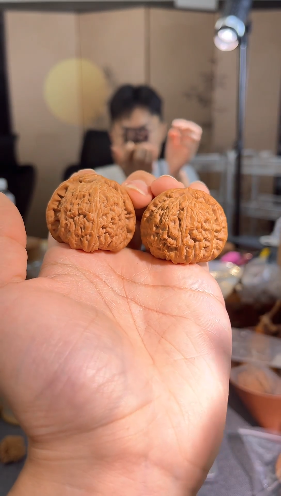 文玩核桃吊坠淋****伞白狮子