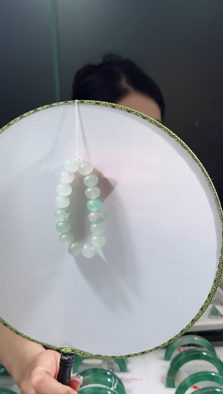 【闪购商品】石英质玉手镯未镶嵌75