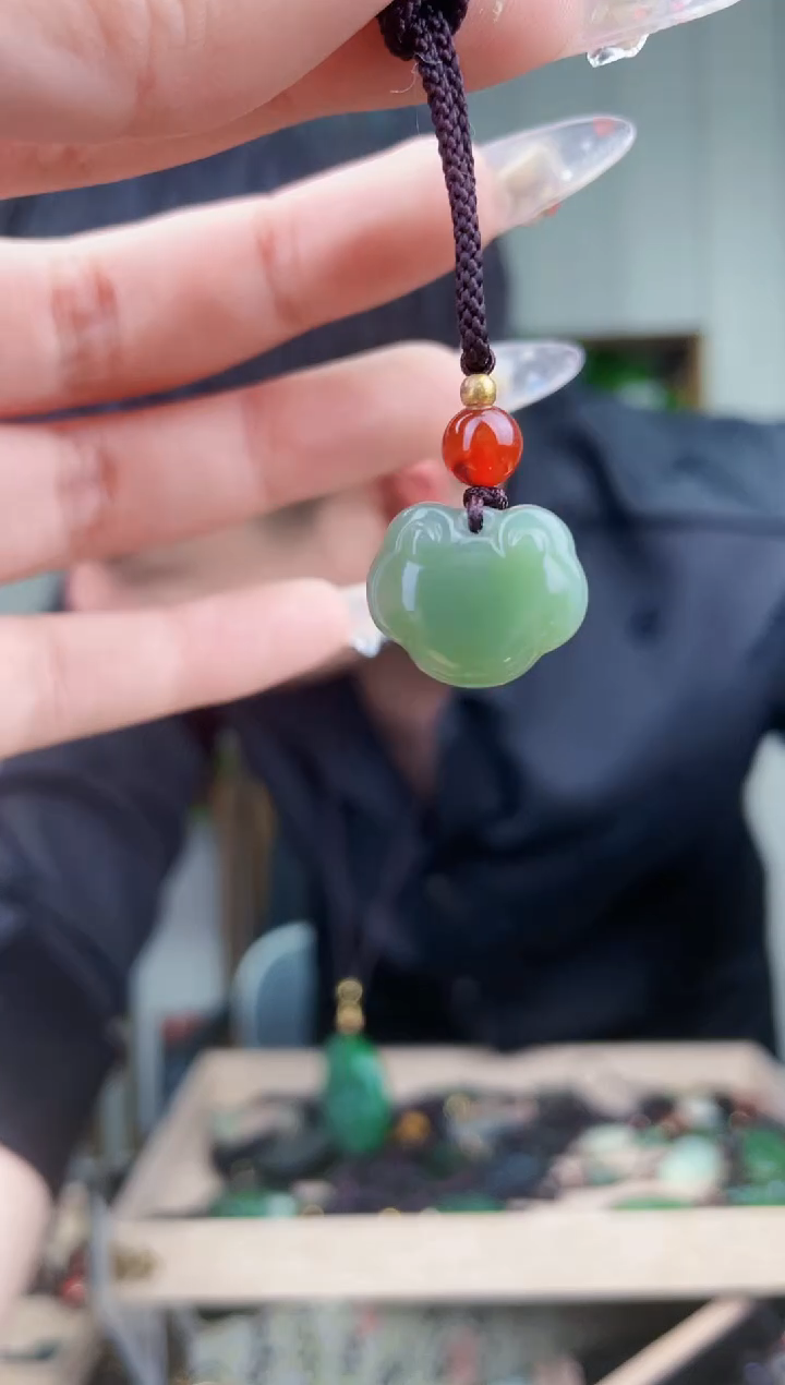 【闪购商品】和田玉挂件未镶嵌拍一发一，多样性发货！