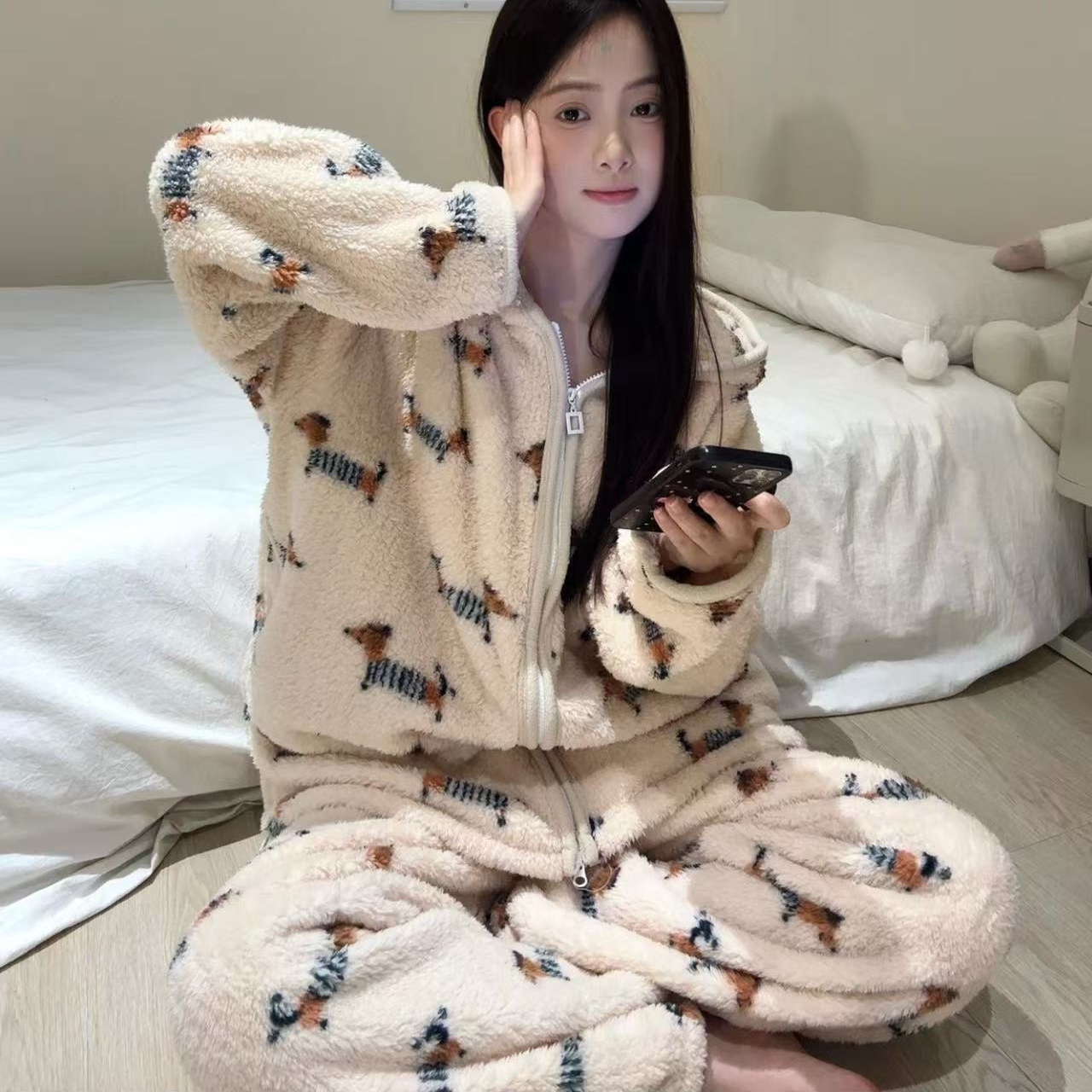 宅家幸福爆棚~腊肠狗卡通连帽睡衣套装