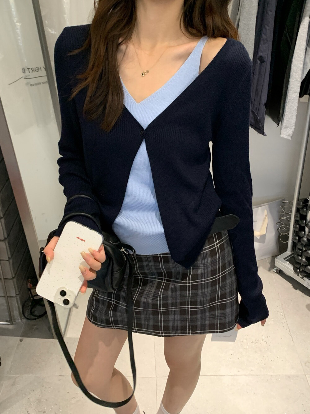 2025早秋新款长袖假两件设计感针织衫女秋季新款撞色V领上衣I2-46