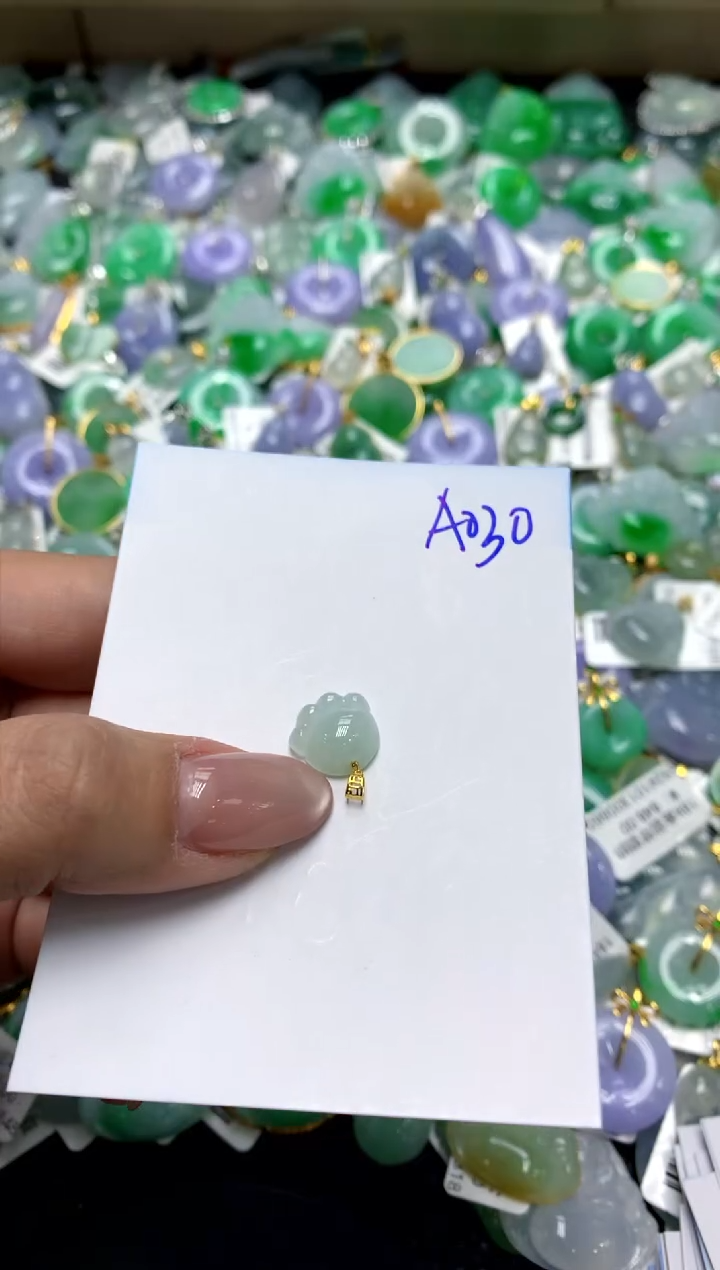 【闪购商品】翡翠颈饰18K金镶嵌111111111