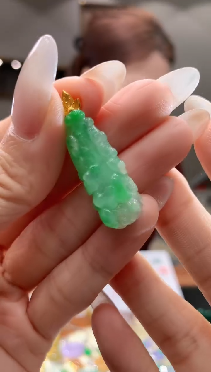 吊坠(不含链)18K金镶嵌翡翠30绿白菜吊坠