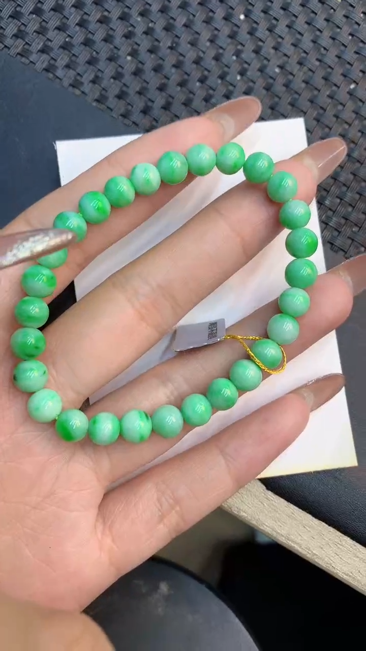 颈饰未镶嵌翡翠1