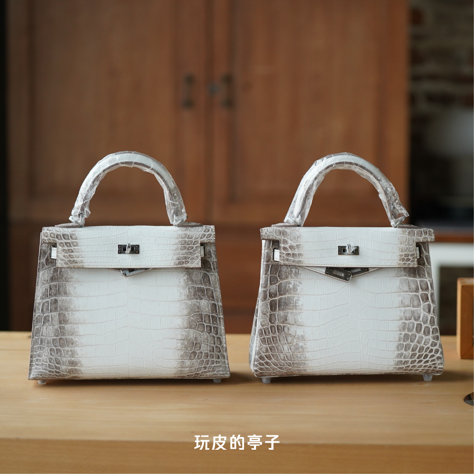 玩皮的亭子 稀有皮金刚斜挎包28