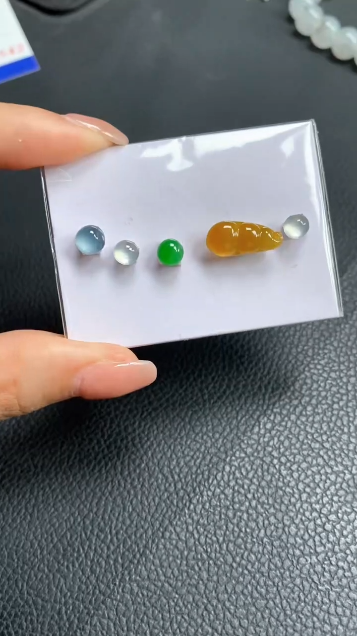 定制翡翠未镶嵌一首多宝色系裸石