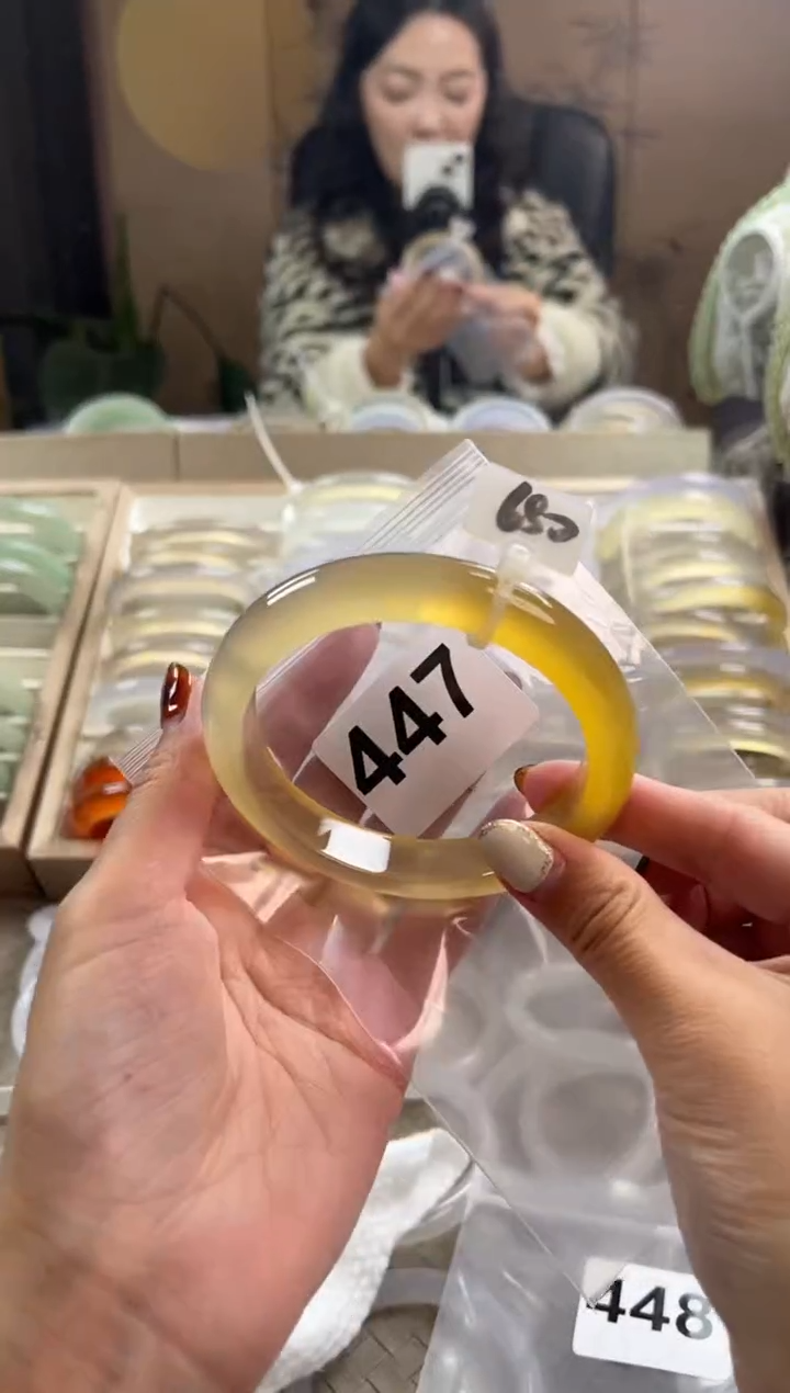 手镯玛瑙/玉髓未镶嵌披**肠447