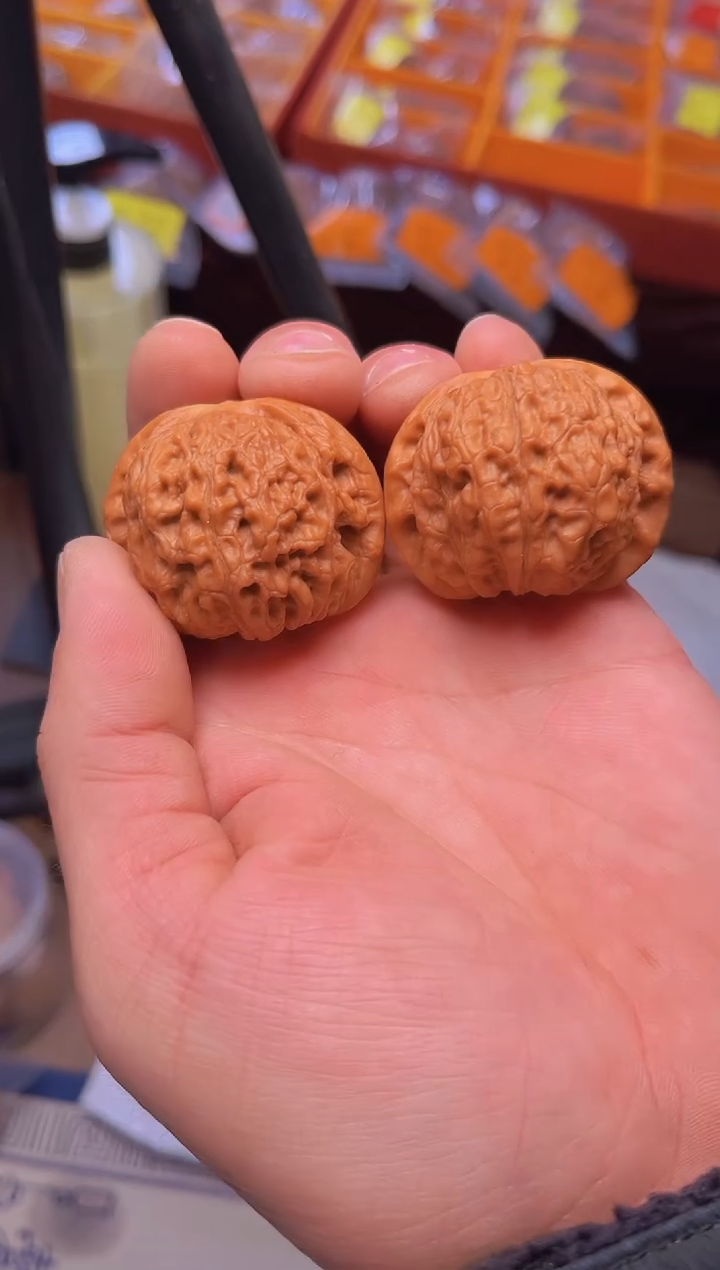 【闪购商品】文玩核桃把件43血麒麟