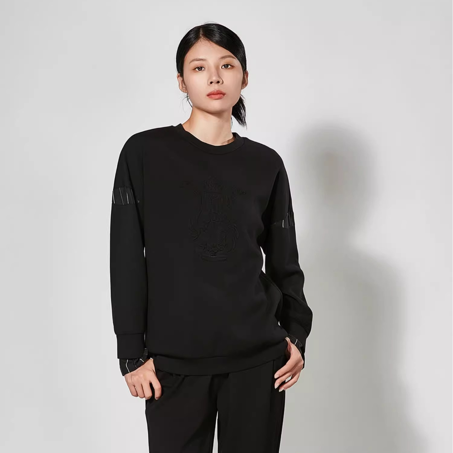 Shengyuzhu/声雨竹上衣女士运动长袖圆领加厚卫衣时尚休闲黑色