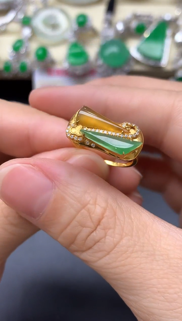 18K金镶嵌戒指翡翠580-中国好珍宝