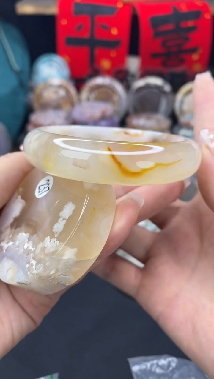 【闪购商品】石英质玉手镯（圆镯）未镶嵌57