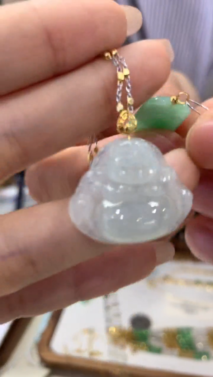 翡翠18K金镶嵌颈饰佛公
