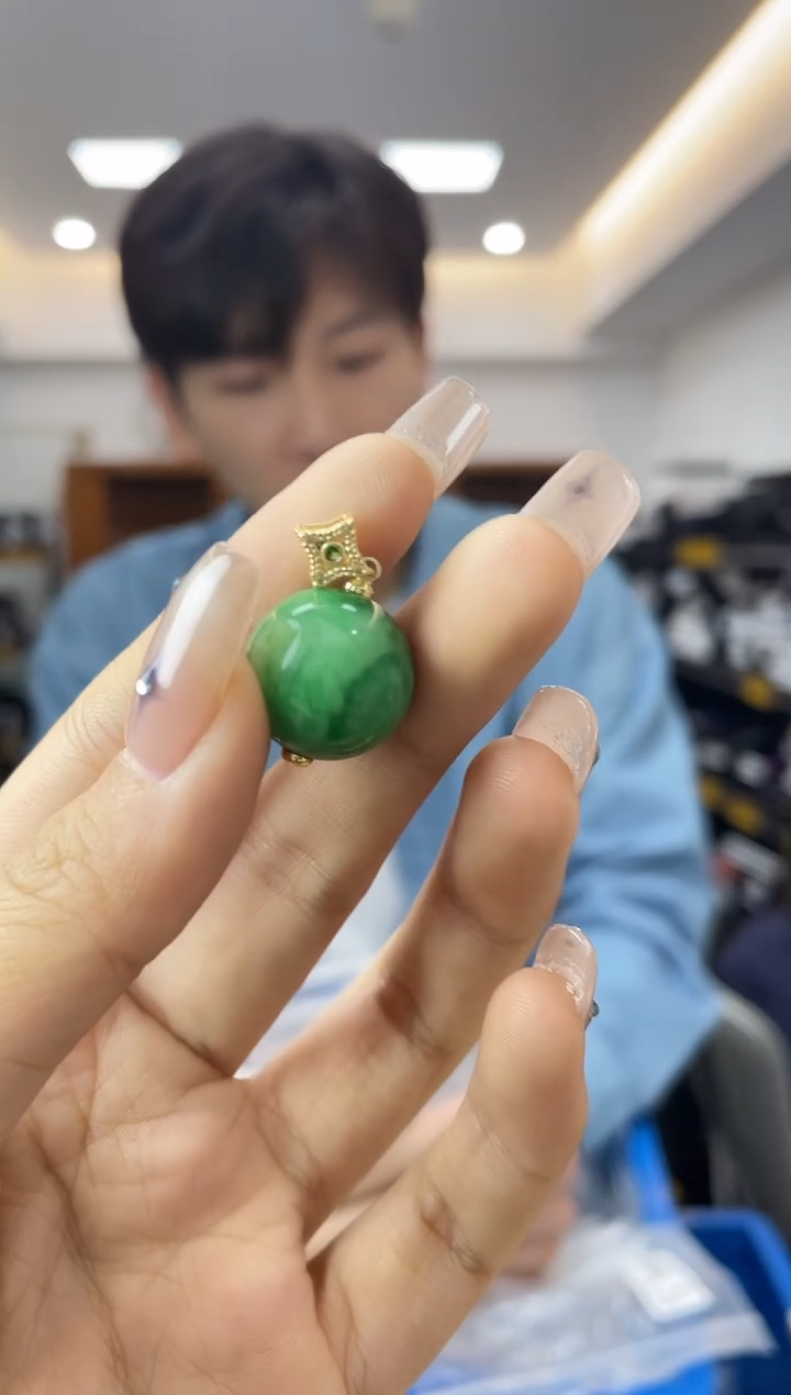 翡翠未镶嵌颈饰多样性一件发货
