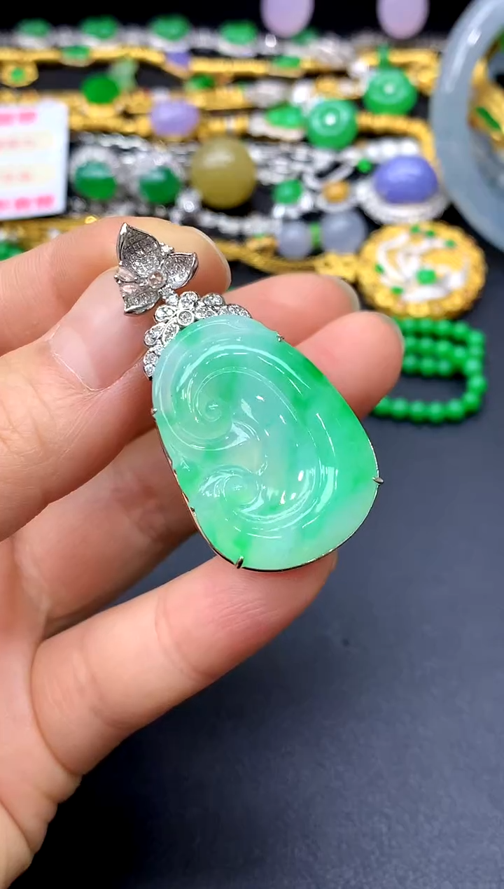 颈饰18K金镶嵌翡翠330-中国好珍宝