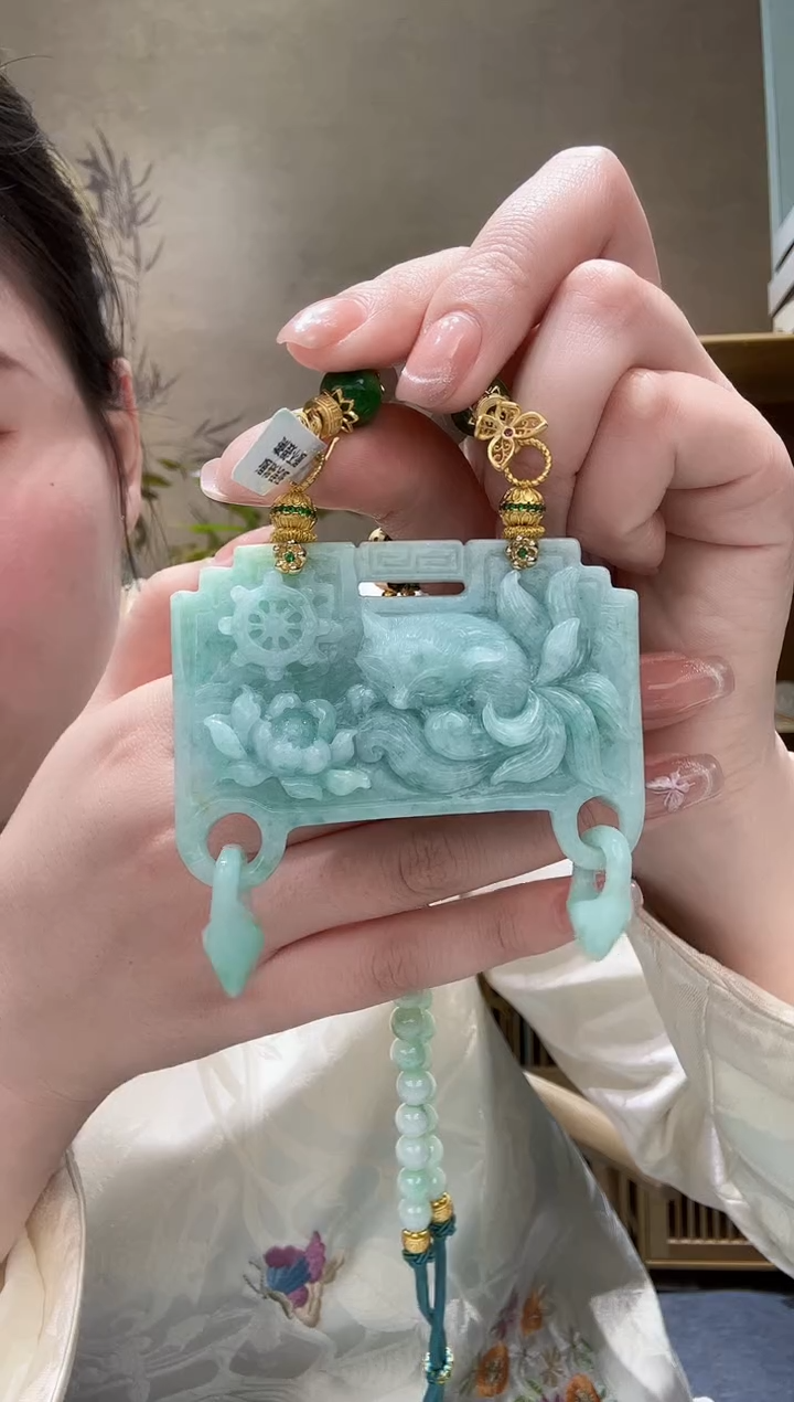 【闪购商品】翡翠颈饰未镶嵌吊坠