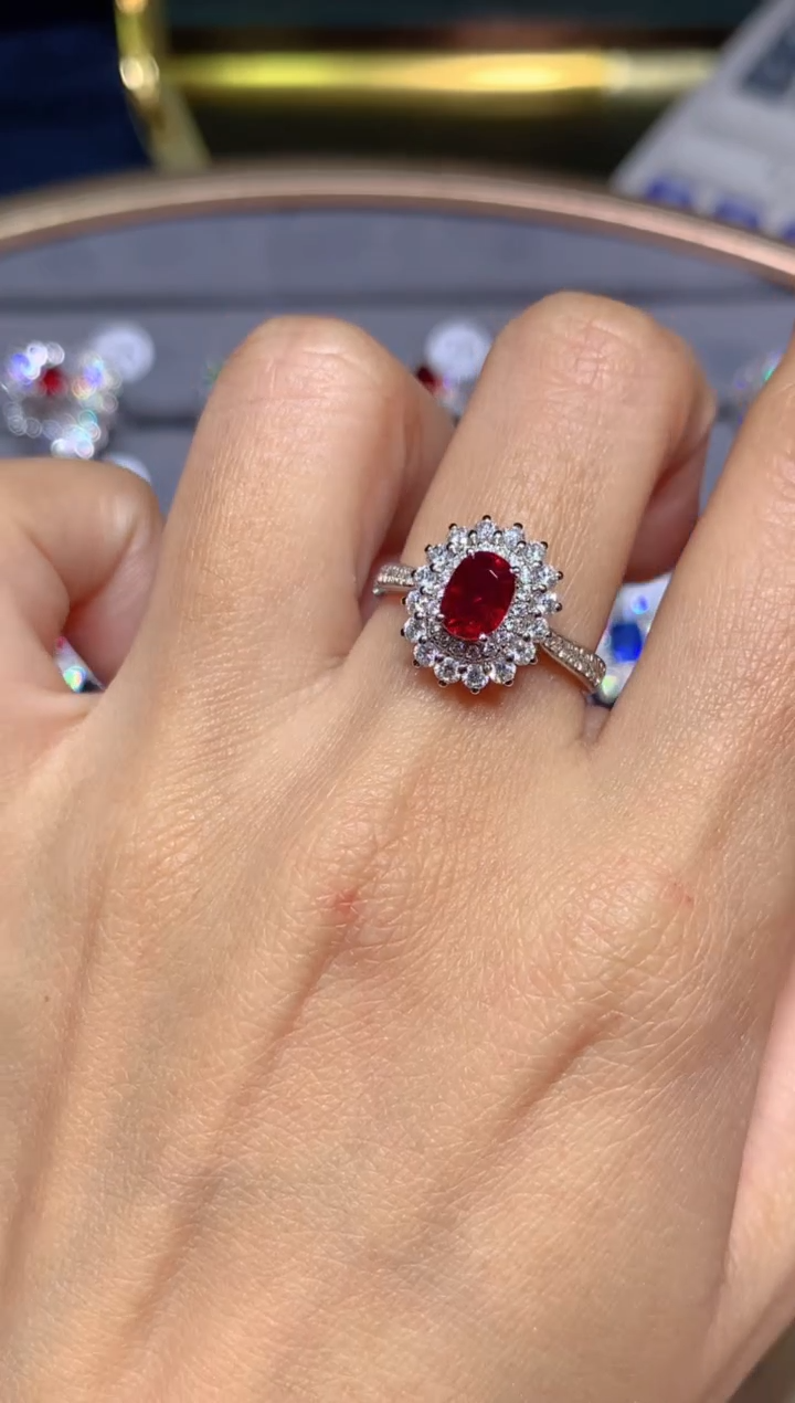 【闪购商品】红宝石戒指18K金镶嵌1.02CT