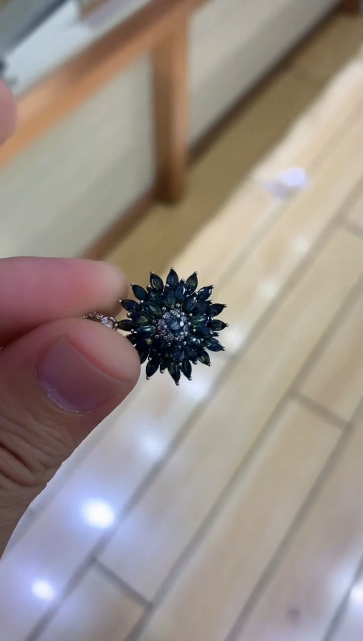 【闪购商品】蓝宝石吊坠(不含链)银S925镶嵌...........