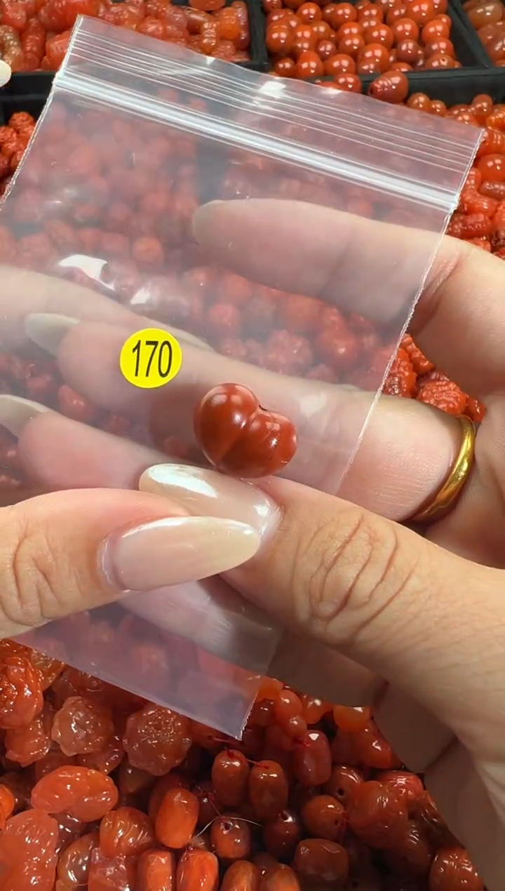 颈饰未镶嵌南红玛瑙1