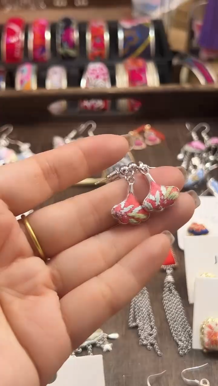 【闪购商品】织绣民族风老绣饰品273