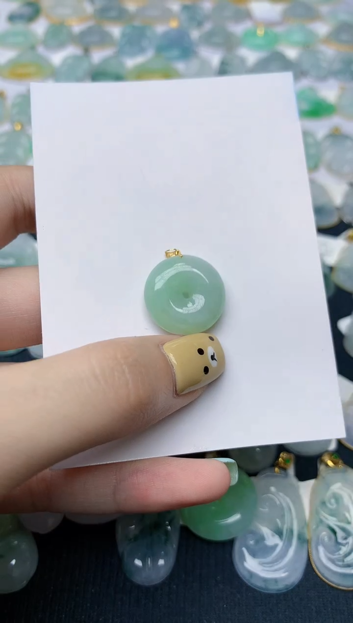翡翠18K金镶嵌颈饰天然翡翠A货