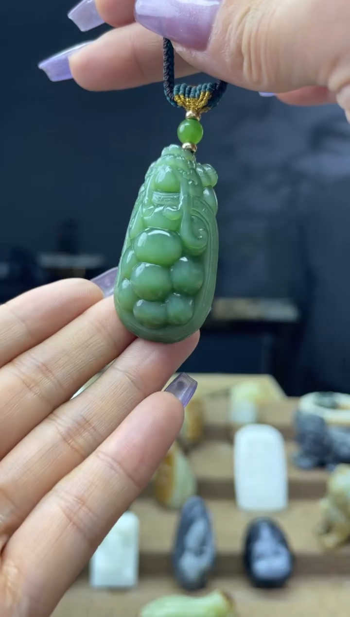 颈饰未镶嵌和田玉1