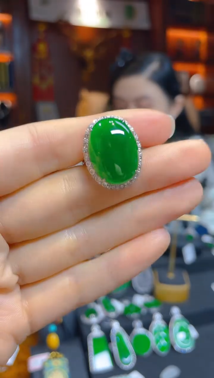 【闪购商品】翡翠戒指18K金镶嵌112338-天然A货翡翠