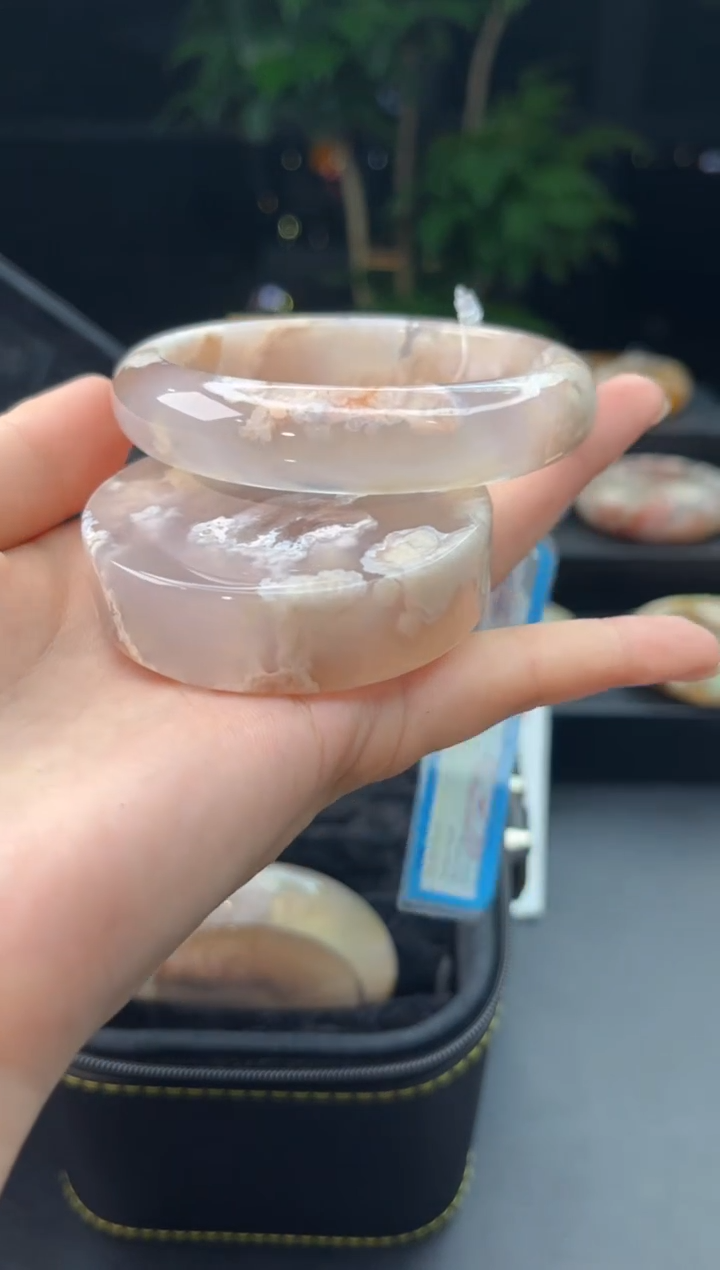 【闪购商品】石英质玉手镯未镶嵌赠送镯心（圈口59