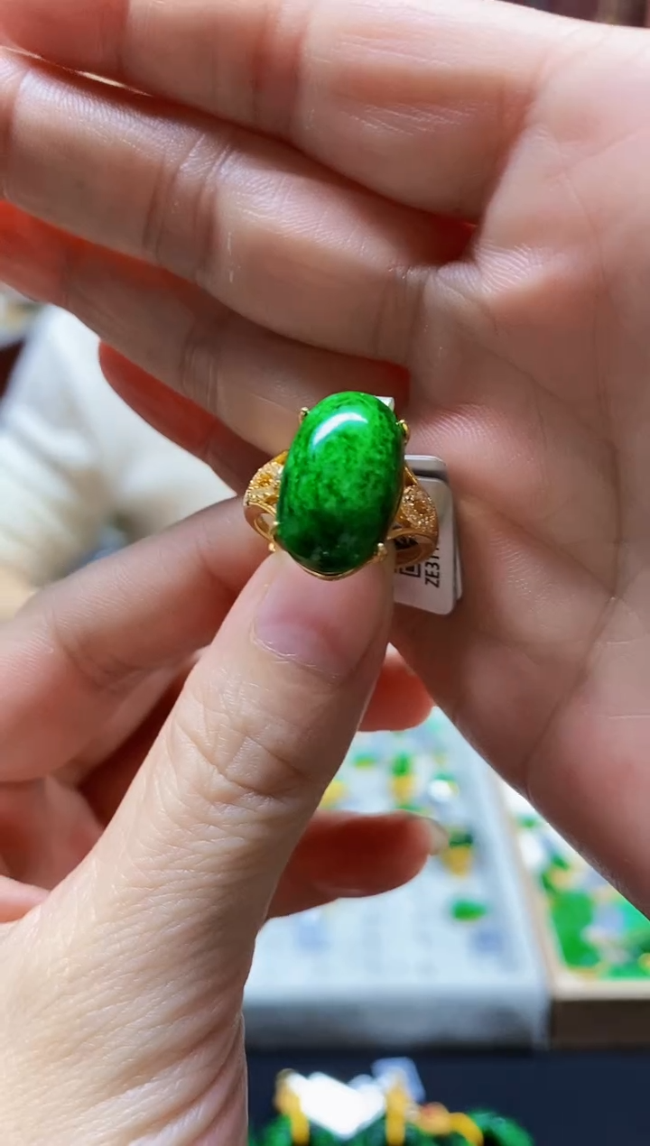 颈饰未镶嵌翡翠翡翠戒指-49