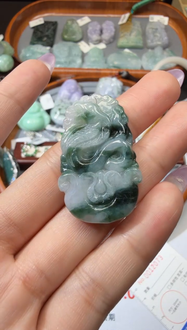 翡翠未镶嵌颈饰145.。。。。