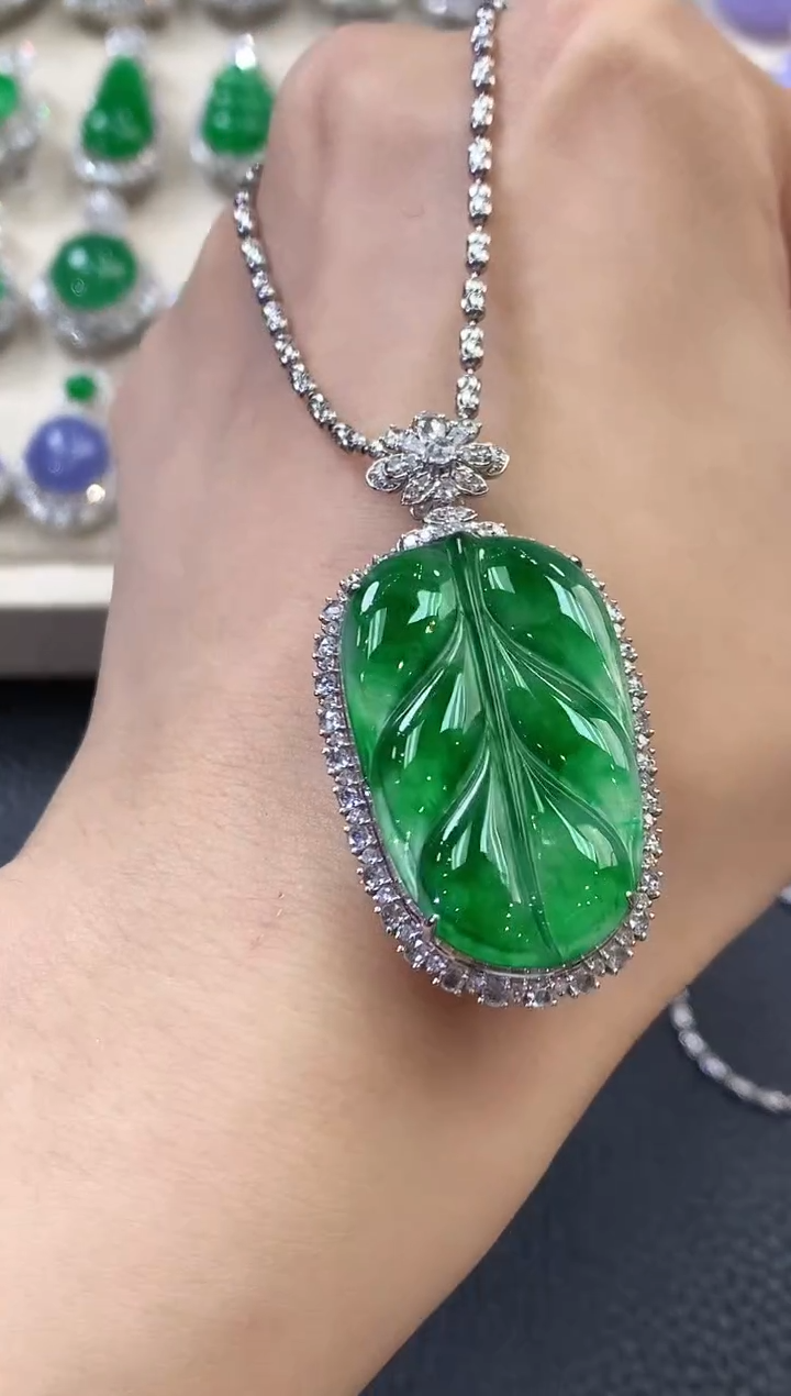 【闪购商品】翡翠吊坠(不含链)18K金镶嵌 C143