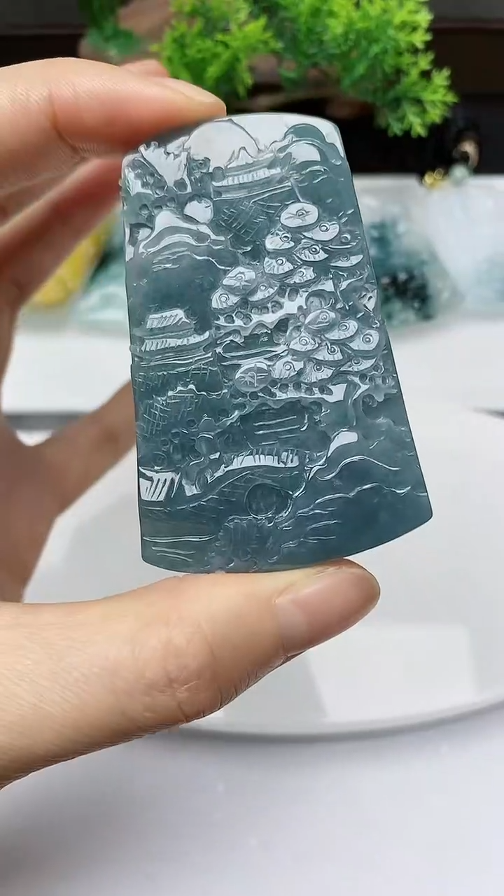 【闪购商品】翡翠颈饰未镶嵌            