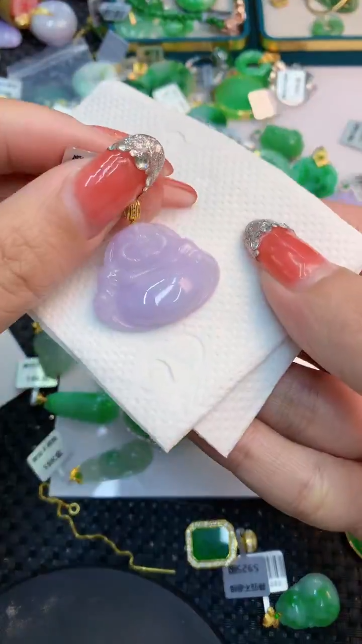 颈饰18K金镶嵌翡翠1